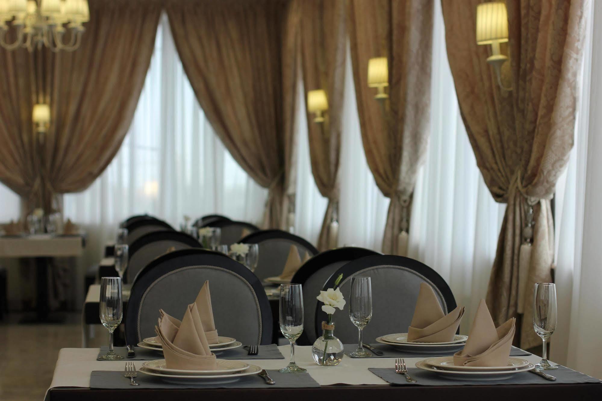 Alarus Luxe Hotel Odesa Exterior photo