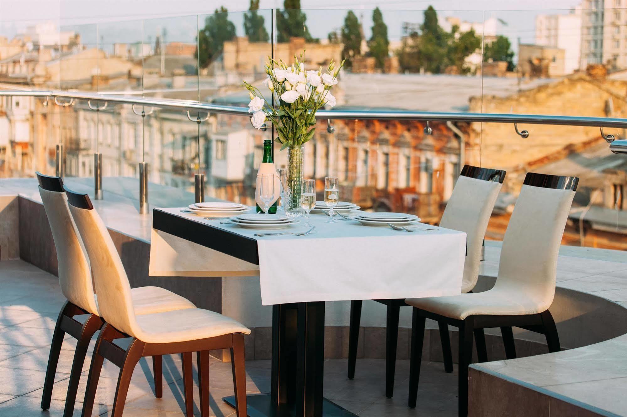Alarus Luxe Hotel Odesa Exterior photo