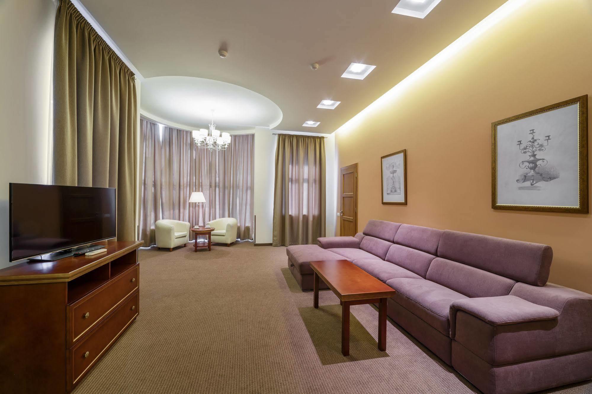 Alarus Luxe Hotel Odesa Exterior photo