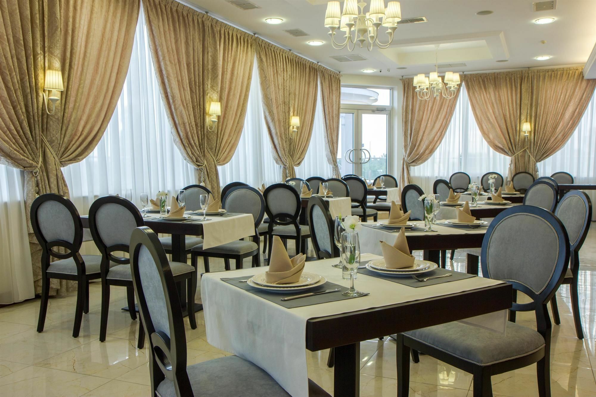 Alarus Luxe Hotel Odesa Exterior photo